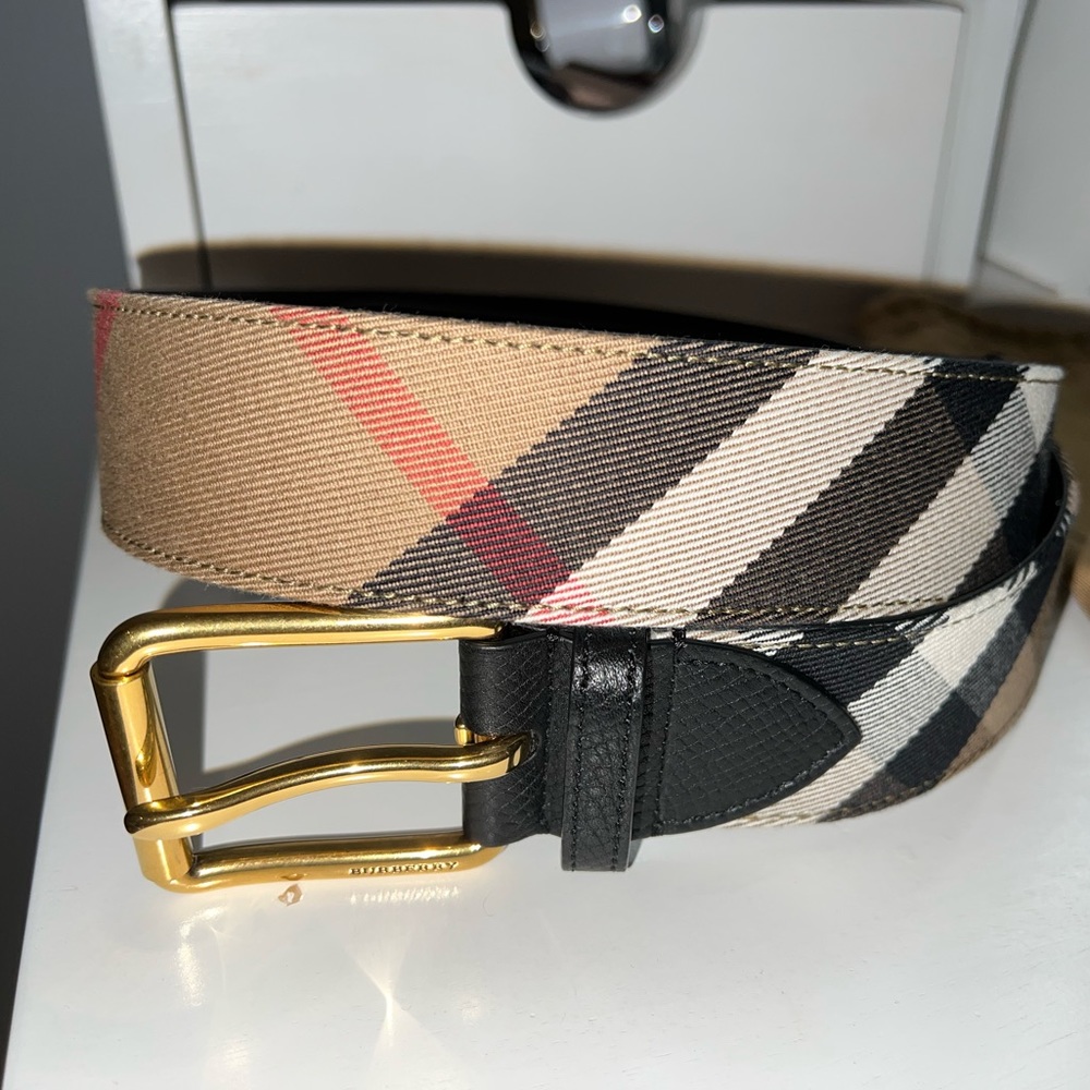 Womens Burberry belt